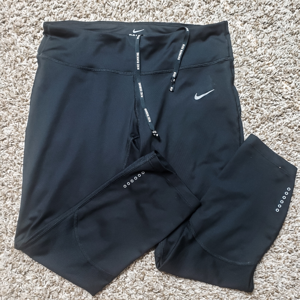 Women's NikeCapri Leggings